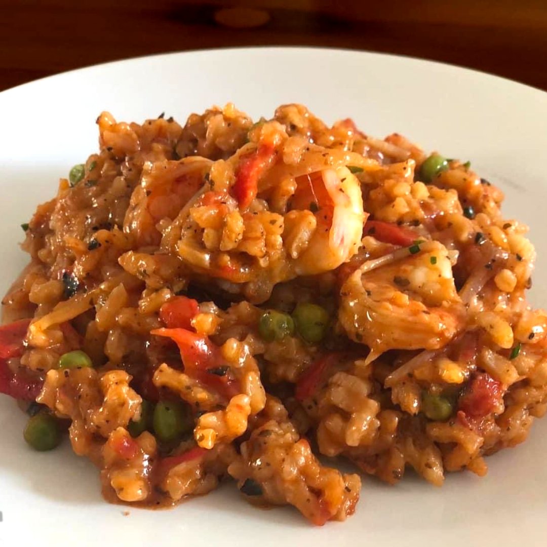 Risotto E Gambieri. 

Shrimp, red onion, roasted red pepper, spring peas, and light tomato sauce.

#LaPiazza #LaPiazzaAllegra #hamiltoneats #eathamont #hamiltonishome #italian #italianhamilton #cateringhamilton #menu #foodhamilton #hamont  #pickuphamilton #supporthamilton