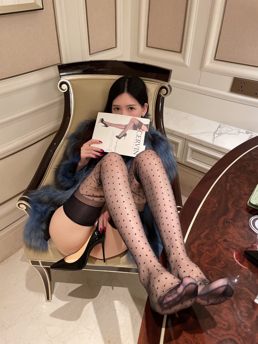 #ChristianLouboutin 

“快乐有很多种！我是哪一种？” https://t.co/8nVZxFFs6l