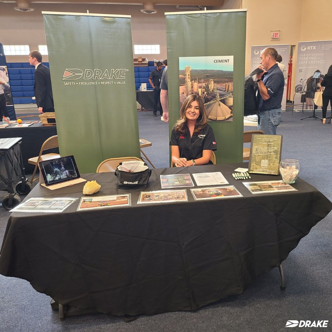 UNACEMNA's tweet photo. Our recruiter, Jade Terry, had an amazing time representing our company at Embry-Riddle's Aeronautical University Job Fair on October 5th, 2023! ✈️🎓 #EmbryRiddleJobFair #FutureLeaders #RecruitmentGoals @EmbryRiddle https://t.co/fTnMgCRRX3