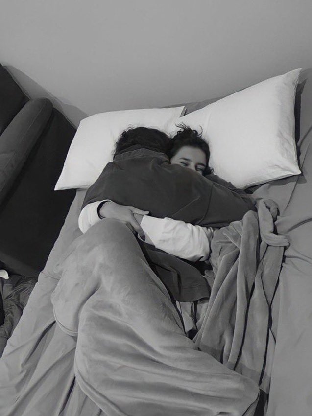 sebasreyvv's tweet photo. "necesito un abrazo"
el abrazo: https://t.co/3VqdexNk2F