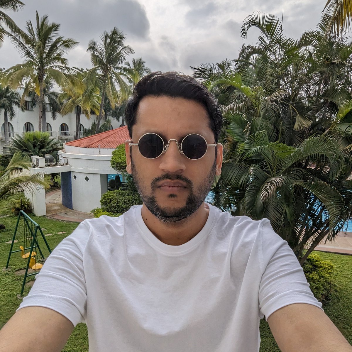 Azimoshaan's tweet photo. #NewProfilePic https://t.co/1QoaAQxFch