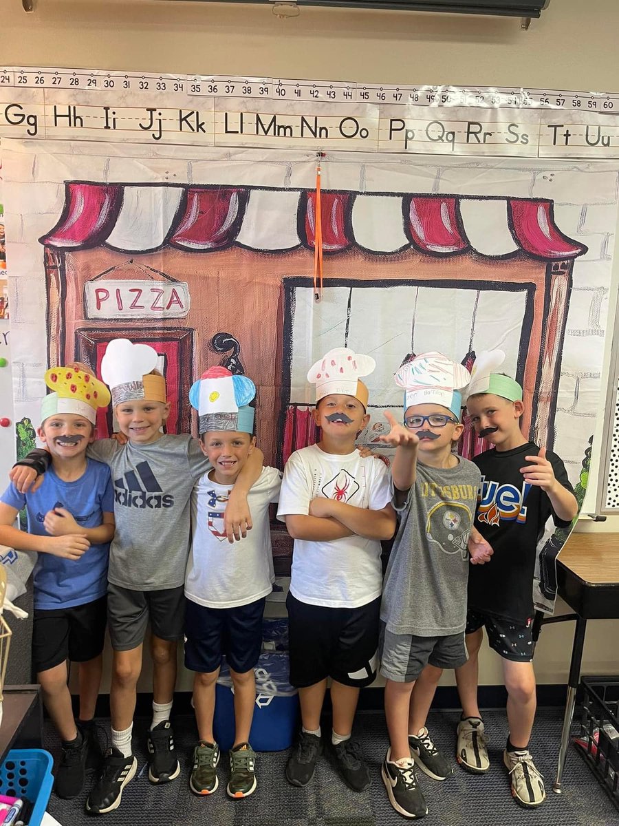 PiedmontSchools's tweet photo. Miss Wally’s second graders opened their own fraction pizzeria! 🍕🧑‍🍳Students were given a pizza order and challenged to ”make” the pizza based on the fractions. What a creative way to practice halves, thirds, and fourths! #piedmontproud https://t.co/MPdUtE3hUJ