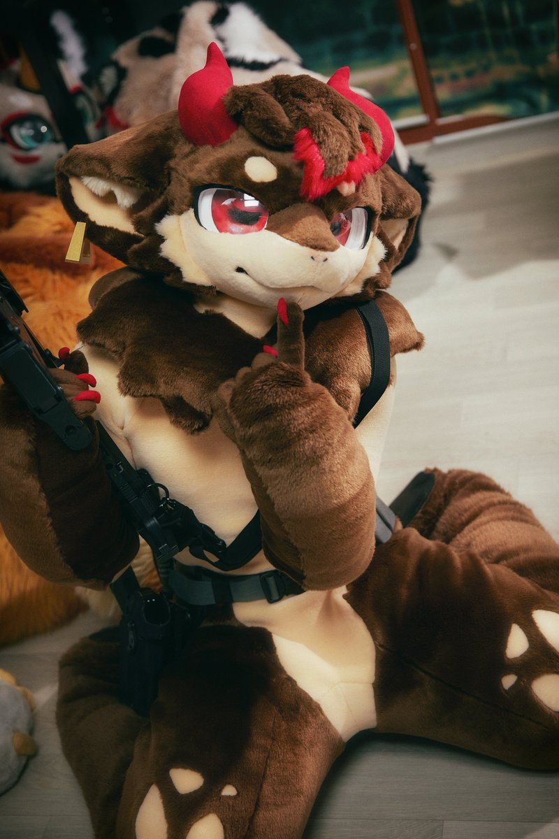 guni1636's tweet photo. 军必山羊🐐

📸 @jp_Rennka 
#FursuitEveryday https://t.co/grnjslPn1a