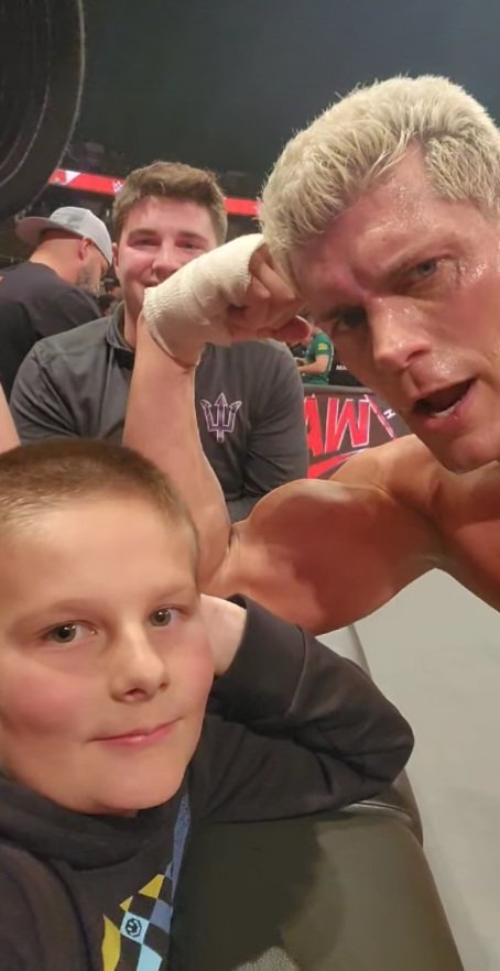 Jeremyagreen1's tweet photo. @CodyRhodes @USANetwork This boy had the time of his life last night in omahaaaaa https://t.co/cSJDDJGnfj