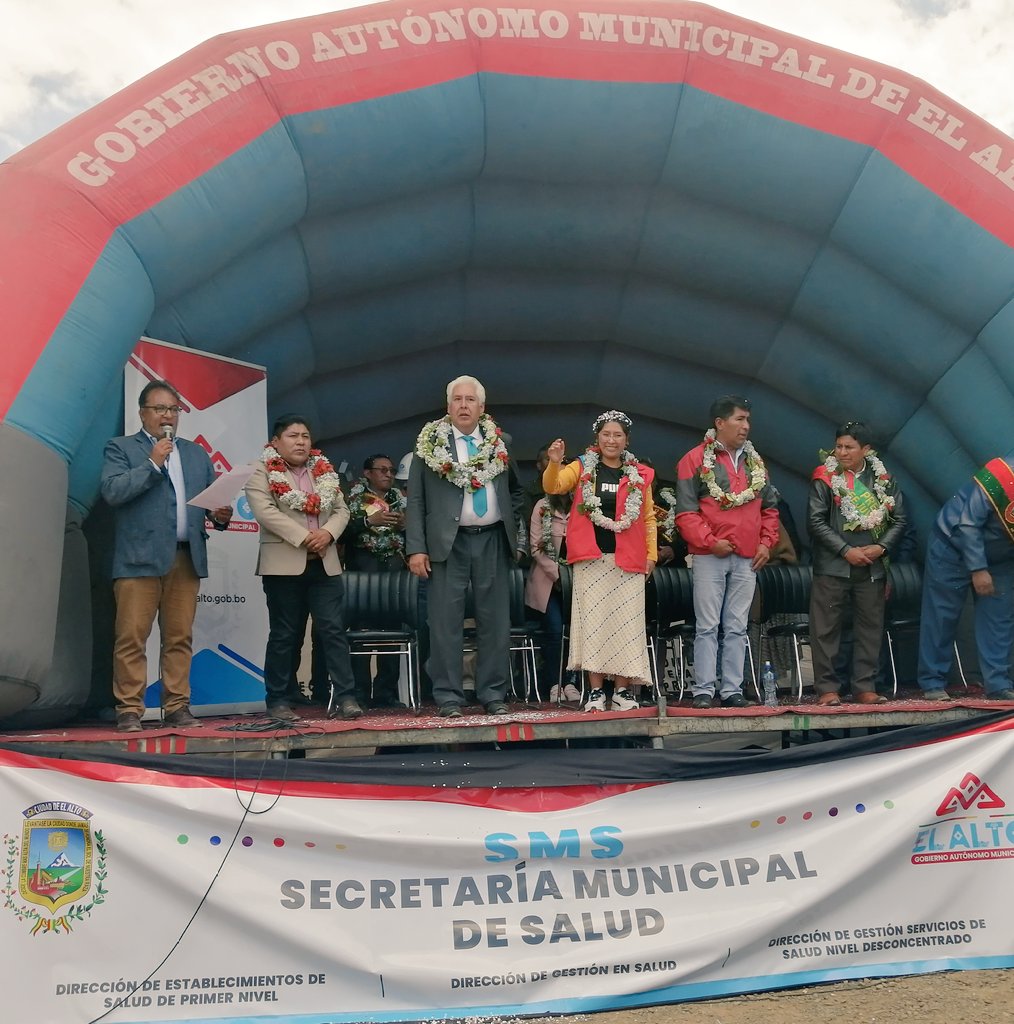 SMSALUDGAMEA's tweet photo. La alcaldesa @EvaCopaBo inicia las obras para la construcción de la Farmacia Municipal "Qulla Uta", en el Distrito 3, con una inversión de más de 5 millones de bolivianos, obra que garantiza la calidad de conservación y cuidado de los medicamentos.
#EstamosTrabajando https://t.co/FIhu3aFvNc
