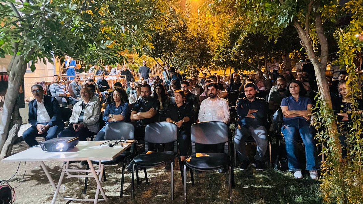 dempartiamed's tweet photo. HDP il Eşbaşkanı #GülistanAtasoyTekdemir ve yöneticilerimizle birlikte Amed Emek ve Demokrasi platformunun öncülüğünde 10 ekim Gar katliamın 8. Yılında yapılan Anma programına katıldı.

#10EkimAnkaraKatliamı 
#10Ekim8yıl https://t.co/ALF9b5Nvdt