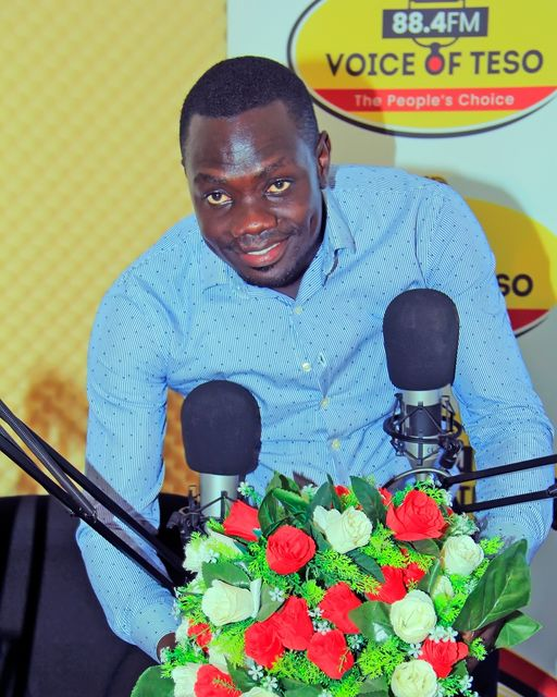 voice_of_teso's tweet image. Greetings #NightLockDown family:......My wife is still friends with her Ex-boyfriend and whenever I try to complain, she gets pissed off. I love her so much but at the same time I don’t want to see her stressed,
What should I do Jeje Eminat advice.?