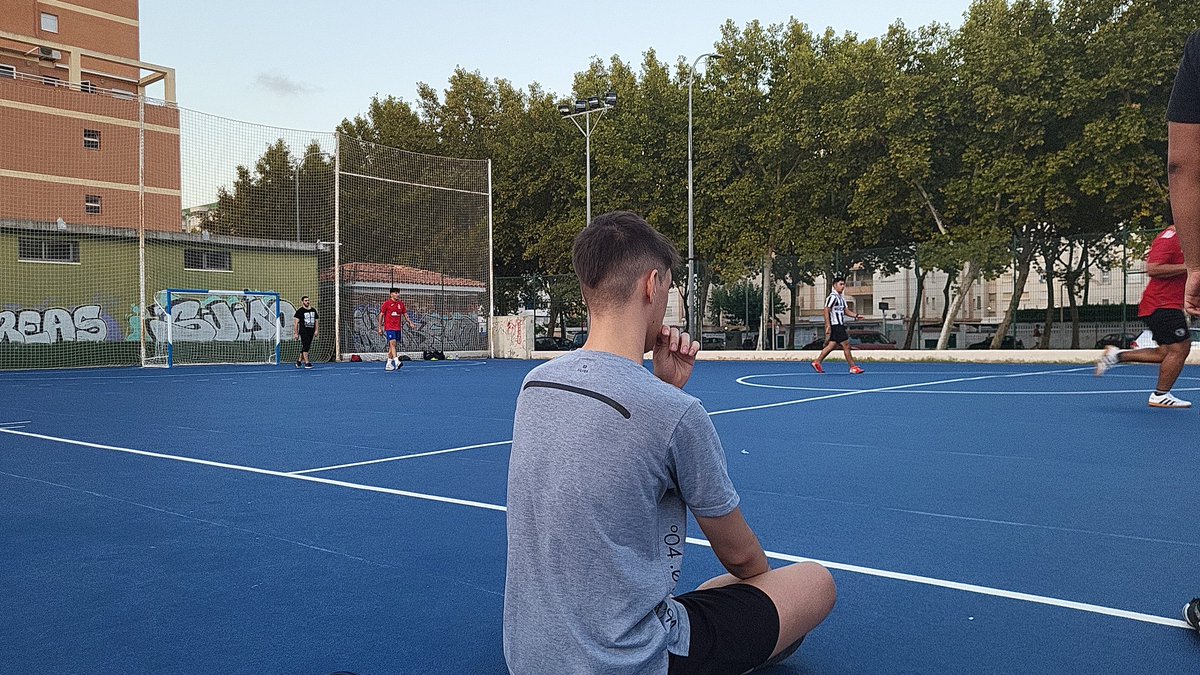 Learning to play football at age 18 is like racing a bike against GTRs 😅