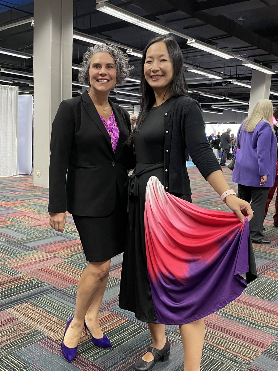 Sara_Jiang's tweet image. Can’t fit all the amazing folks and photos into this post but absolutely thrilled to see old friends and meet new ones at #CAP23 @Pathologists. Coming away reenergized and inspired for the future of our specialty. Thank you all for being so awesome and for being #MyPathFamily
