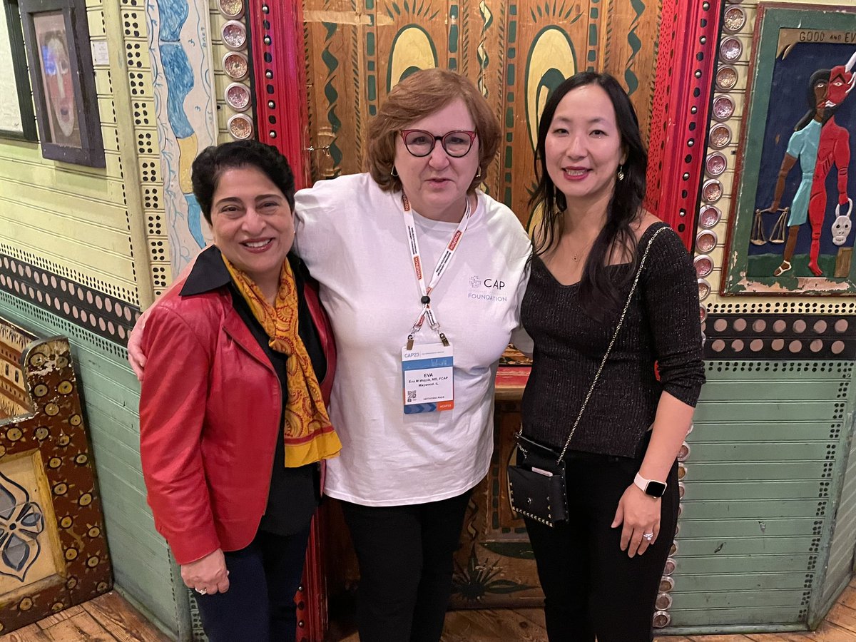 Sara_Jiang's tweet image. Can’t fit all the amazing folks and photos into this post but absolutely thrilled to see old friends and meet new ones at #CAP23 @Pathologists. Coming away reenergized and inspired for the future of our specialty. Thank you all for being so awesome and for being #MyPathFamily