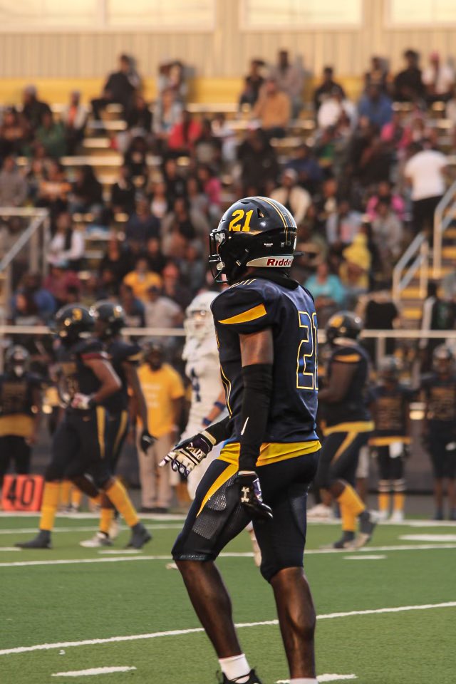 never_scared31's tweet photo. When You Say His Name Don’t Forget To Add “All American” In Front Of It. With A Completion Rate of 27% Throwing His Way Is A Real Gamble. 🦍😤 #DBU #IslandBoy🏝️@1_Teairon @CoachMottIV @Coach_TBell @Coach_Black7 @CoachMcCannERT @Dbowman85 @CoachJeffJudge @Haynes_Badgers https://t.co/zIOohF5sFf