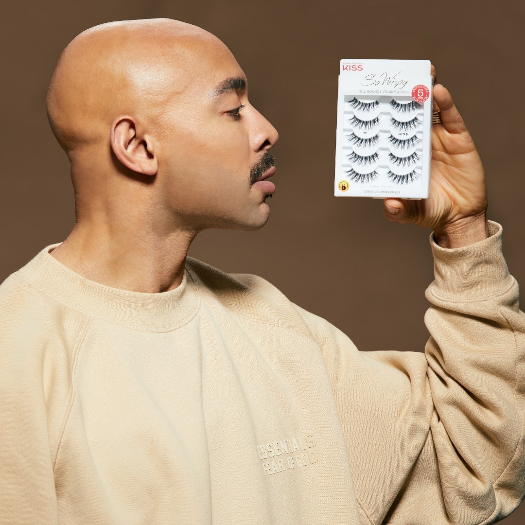 KissProducts's tweet image. Introducing our *𝗡𝗘𝗪* KISS Lash Celebrity Brand Ambassador @sirjohn!

We're thrilled to have Sir John on our KISS team! Check out his #KISSLASH favorites on kissusa.com/pages/sir-john !🌟 #KISSxSirJohn #KISSlashes