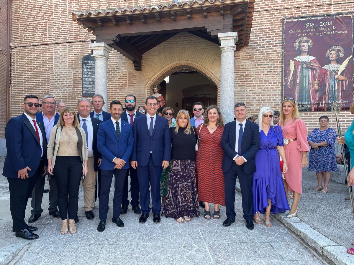 🌹 Compañeros y compañeras socialistas de la provincia disfrutan de las fiestas patronales de 𝐏𝐨𝐫𝐭𝐢𝐥𝐥𝐨 𝐝𝐞 𝐓𝐨𝐥𝐞𝐝𝐨.

✨ La localidad celebra la 𝐟𝐞𝐬𝐭𝐢𝐯𝐢𝐝𝐚𝐝 de San Cosme y San Damián.