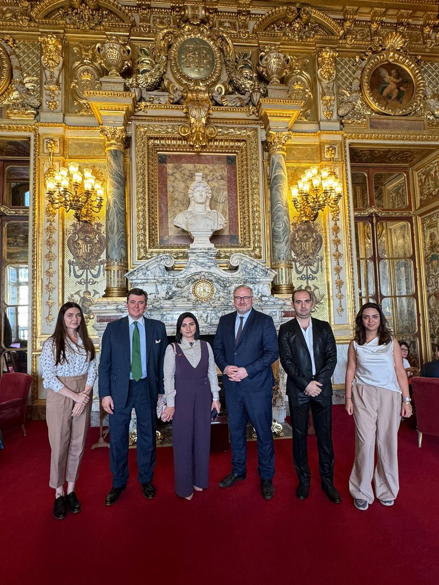 Avec mon collègue <a href="/ronan_legleut/">Ronan Le Gleut</a>, nous avons reçu au <a href="/Senat/">Sénat</a> la Députée <a href="/TaguhiTovmasyan/">Taguhi Tovmasyan</a> d’#Arménie pour parler de la tragédie que vivent les Arméniens de l’#Artsakh et de l’épuration ethnique qui s’y déroule.
La France doit leur apporter son soutien et son aide.