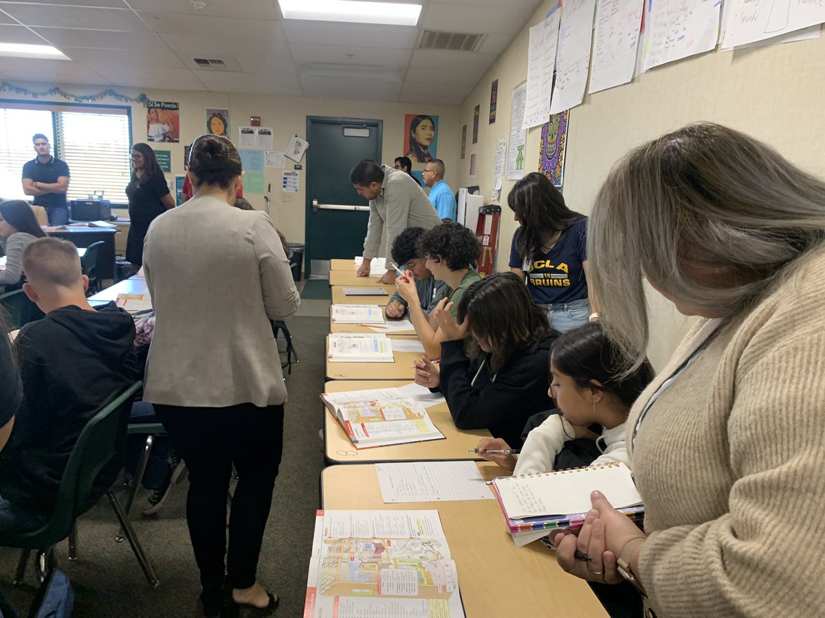 Casey Rangel (@caseyrangelbsd) on Twitter photo Bringing the instructional aim to secondary Spanish classrooms! Love seeing the #secondary collaboration #burtonexperience <a href="/SummitHS_Bears/">SUMMIT COLLEGIATE HIGH SCHOOL</a> <a href="/SCIABEARS/">SCIA</a> <a href="/BurtonBulldogs/">Burton Middle School</a> <a href="/senora_chavez/">Veronica Chavez</a> <a href="/MsKSidhu/">Karen Sidhu</a> <a href="/WeisenbergerT/">Treasure Weisenberger</a> Bringing the instructional aim to secondary Spanish classrooms! Love seeing the #secondary collaboration #burtonexperience <a href="/SummitHS_Bears/">SUMMIT COLLEGIATE HIGH SCHOOL</a> <a href="/SCIABEARS/">SCIA</a> <a href="/BurtonBulldogs/">Burton Middle School</a> <a href="/senora_chavez/">Veronica Chavez</a> <a href="/MsKSidhu/">Karen Sidhu</a> <a href="/WeisenbergerT/">Treasure Weisenberger</a>