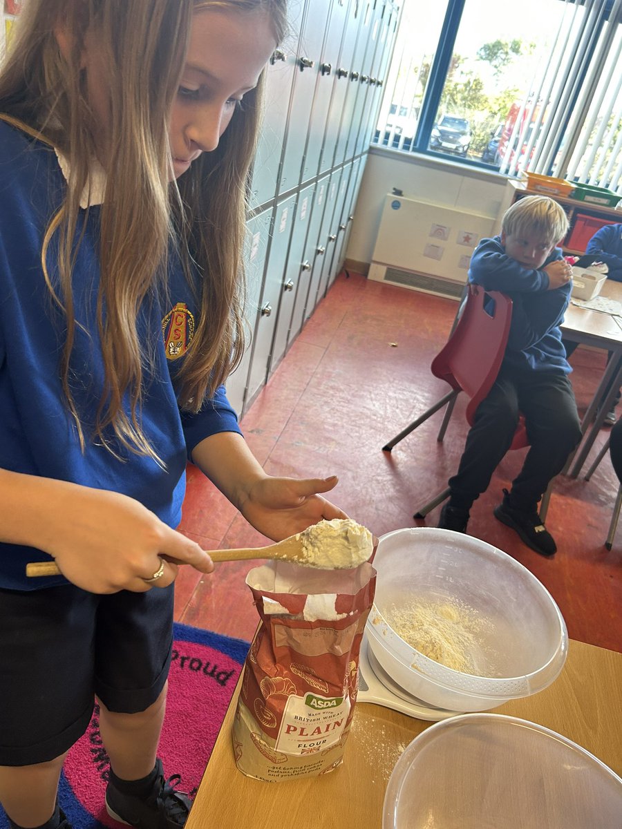MissKeller9's tweet photo. 🍞 Viking Bread 🍞
Lots of skills being used today when we came together to make some bread that the vikings would eat! We’ve been working together, reading instructions, measuring and persevering even when things go wrong.
@Clerkhillschool #reachup https://t.co/ac9d2sYqQD