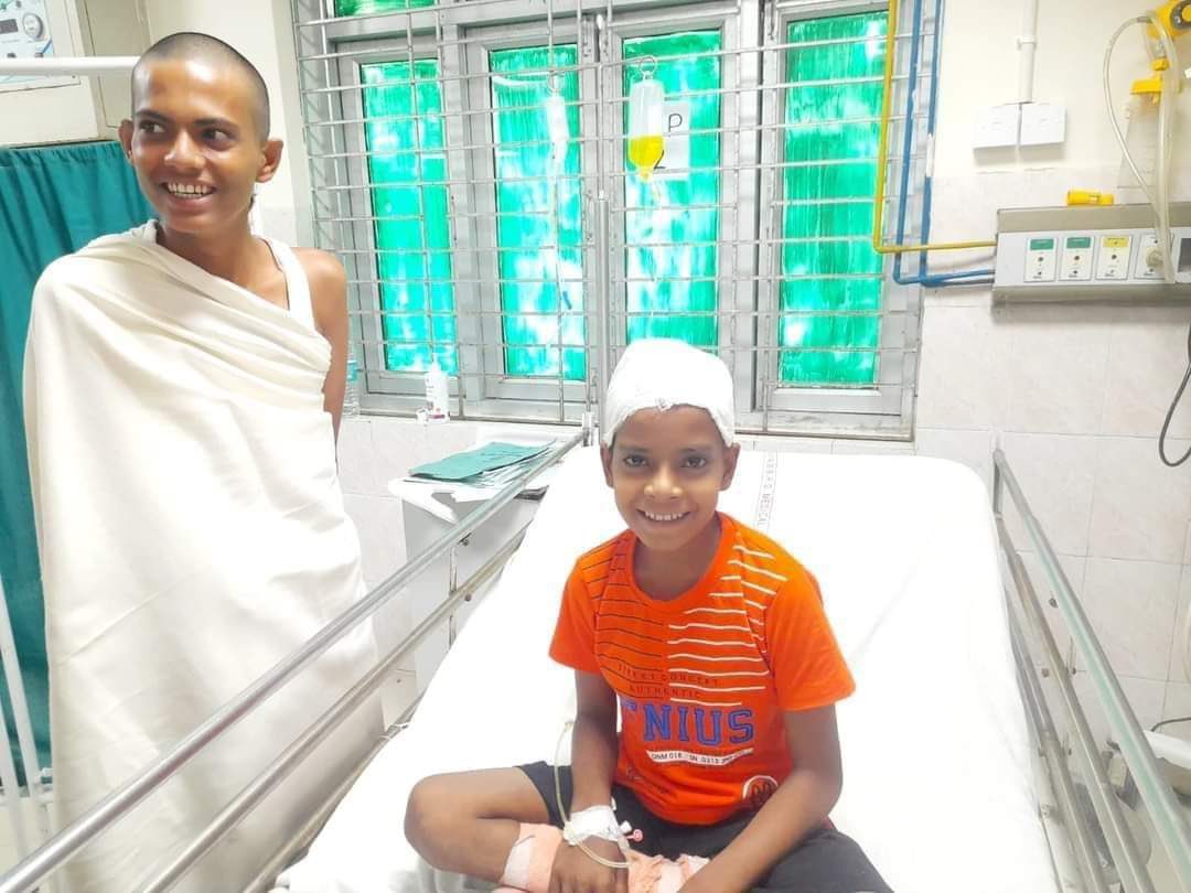Dr. Shalabh Mani Tripathi (@shalabhmani) on Twitter photo क्रूरता पर भारी मासूम मुस्कान,नृशंस हमले में पूरा परिवार खोने के साथ ही मरणासन्न हालत में अस्पताल लाया गया अनमोल दूबे आज अपने इकलौते बचे भाई देवेश दूबे को देख खिलखिला उठा,धन्यवाद <a href="/myogiadityanath/">Yogi Adityanath</a> जी !! क्रूरता पर भारी मासूम मुस्कान,नृशंस हमले में पूरा परिवार खोने के साथ ही मरणासन्न हालत में अस्पताल लाया गया अनमोल दूबे आज अपने इकलौते बचे भाई देवेश दूबे को देख खिलखिला उठा,धन्यवाद <a href="/myogiadityanath/">Yogi Adityanath</a> जी !!