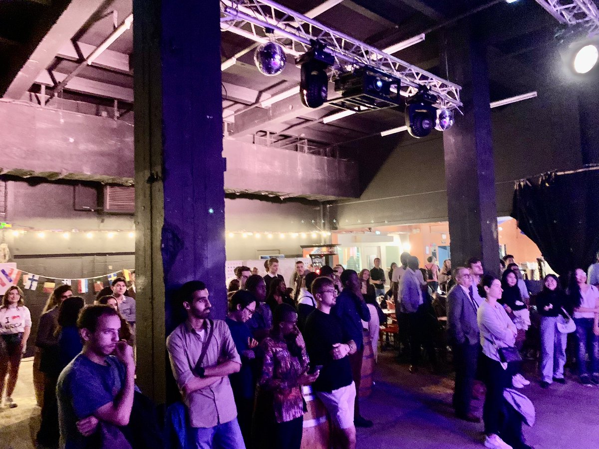 UrcaDri's tweet photo. Lancement de l’International Speed Meeting  de @universitereims
dans le cadre de la #NEM Nuit des étudiants du monde @AVUF_officiel et des #ErasmusDays à la @lapetitehalle de Quartier libre à #Reims
250 étudiants / 50 nationalités / 8x8 minutes 
@GrandReims @Crous_Reims https://t.co/yU8N8h5Wah