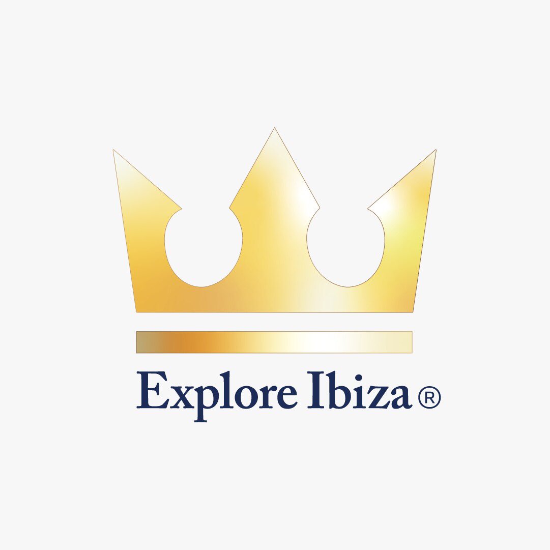 exploreibiza's tweet photo. Alucinante atardecer volviendo desde Formentera para ibiza 
Se siente increíble arriba de este barco 
Riva Venere 75 https://t.co/pWbcfNM8KT