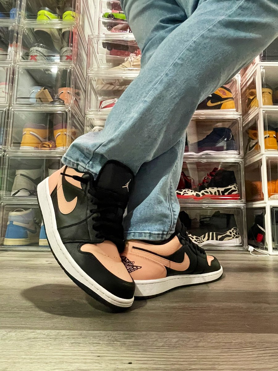 tito_kotd's tweet photo. #kotd AJ1 Low ‘Chicago Flip’
Day 39/50 of AJ1 lows
#kotd AJ1 Low ‘White Deep Royal Blue’
Day 40/50 of AJ1 lows
#kotd AJ1 Low ‘Crimson Tint’
Day 41/50 of AJ1 lows
#kotd AJ1 Low SE ‘Mismatched - Purple Magenta’
Day 42/50 of AJ1 lows
#JMillzChallenge
#FreeRee https://t.co/zuz25xHaUf