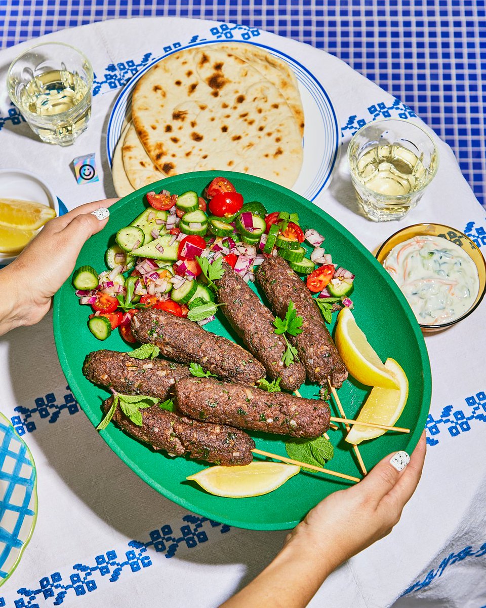 FazendaFuturo's tweet photo. Kaftas como você nunca viu (e também nunca comeu). Perfeitas para o churrasco ou acompanhadas de uma salada fresca e pão sírio, as Kaftas são maravilhosas.

Confere a receita no nosso Instagram (: https://t.co/aUsaBWoTxD