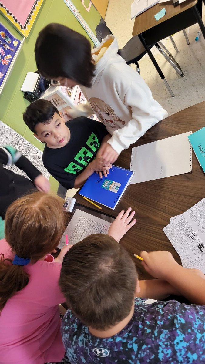 MrsAQuintero's tweet photo. Learner Profile ✅️
Students are demonstrating the learner profile of being a collaborator as they work together to solve problems on a math review.
@NISDFranklinES #mathreview #collaboration https://t.co/8FziHZ5Qjp