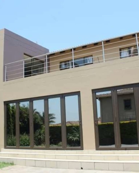 jcobe_projects's tweet photo. Year 2020, we were part of this amazing project in Greenstone Hill. Client Focused and High Quality Perfomance. 
Try Us for your next Home/Property Building , Refurbishment and Renovation, you won't regret it. #rugbyworldcup2023 #SenzoMeyiwa #CITRobbery #DrMatthew #RSA #Zim https://t.co/LsnbTjV1aI