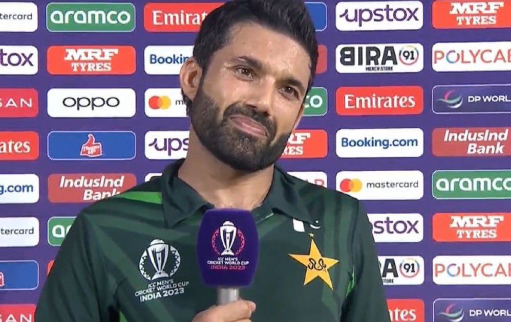 Man of the match award goes to Muhammad Rizwan for his brilliant knock. What a player 👏
#PakvsSL #WorldCup2023 #SLvsPAK