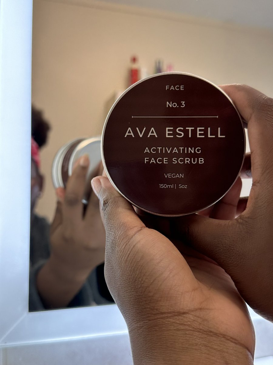 itsugcbabe's tweet photo. Just got my hands on the best face scrub ever!🤭

#UGCcreator #ugcuk #ContentCreator #marketing #socialmediamarketing #SEO #skincare #explore #ugccommunity https://t.co/N7QOB3o8o9