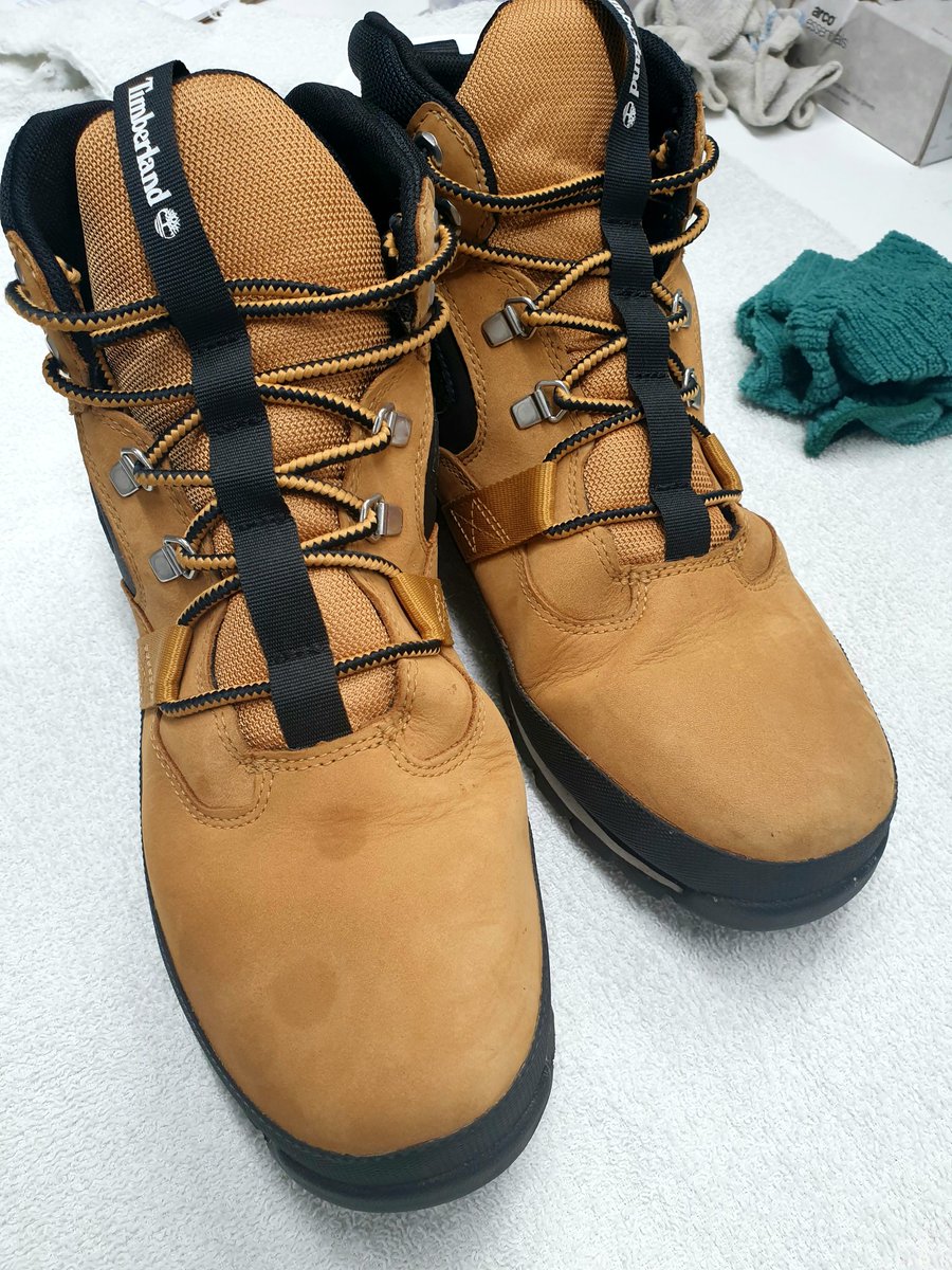 SharonHallam9's tweet photo. Bit of boot cleaning today ,,Timberlands branch 6130 @MOJODryCleaners  @JamesTCobbler  @leecapw1  @TimpsonNews @sid_hubbard https://t.co/kAOM70NSoE