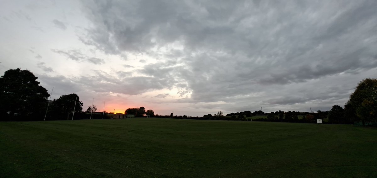 Snitch2's tweet image. Gorgeous evening at @RidgewayCricket