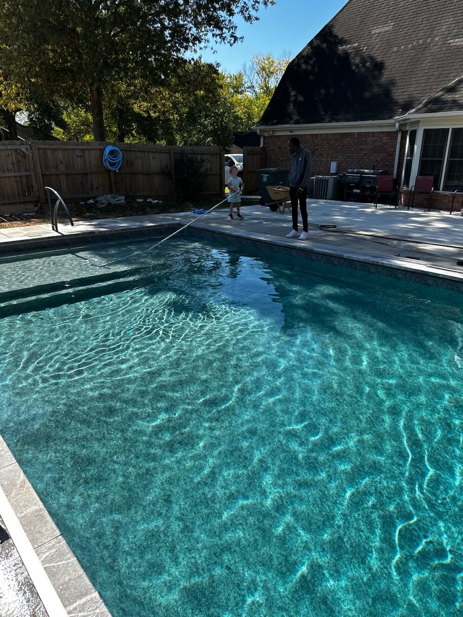RSPInstallCrew's tweet image. Auto Cover Install ✨️

#RSPInstallCrew #Inground #VinylLiner #SwimmingPool #AutoCover