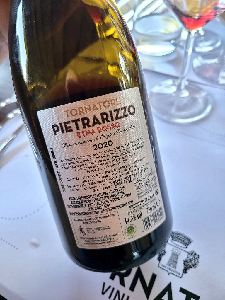 MTLWINEGUY's tweet photo. Fantastic experience @ Tornatore 🍷🌋🍇👍🤩🇮🇹 #EtnaDOC #GreatLineup @JohnMFodera @dpen_cc @pietrosd @Vinofilosofia @Liam3494 @stock_guy1 @Ahachey101 @CHARLIEWINES @BsLegion @S_Andreoni @RussellVine1981 https://t.co/GV4LFEXucQ