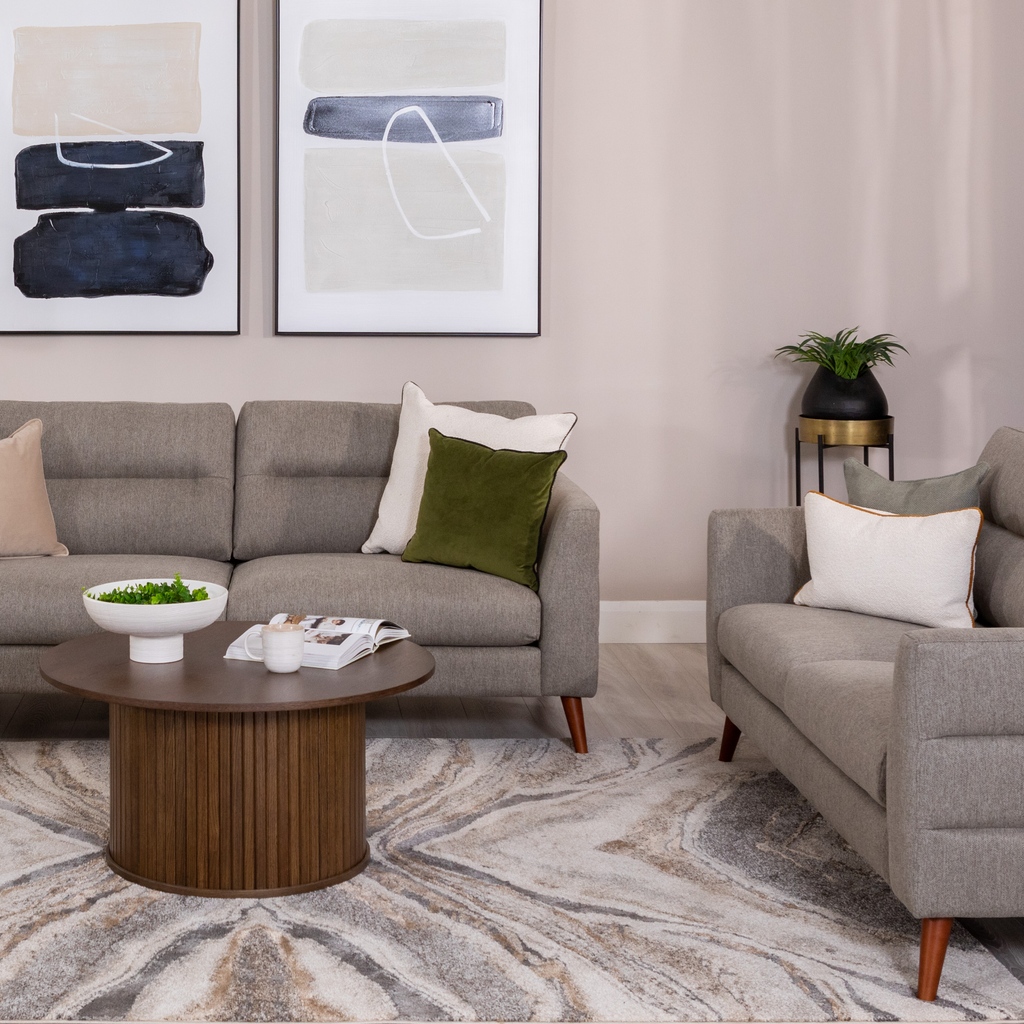Simple but stylish, the Presley 2 seater is sure to compliment a wide range of colour schemes! 🛋️🖤

Add some accessories for the finishing touch ✨

Did I mention it also comes in green? 🤭

#greysofainspo #livingroomstyling #hometransformation #interiordesign