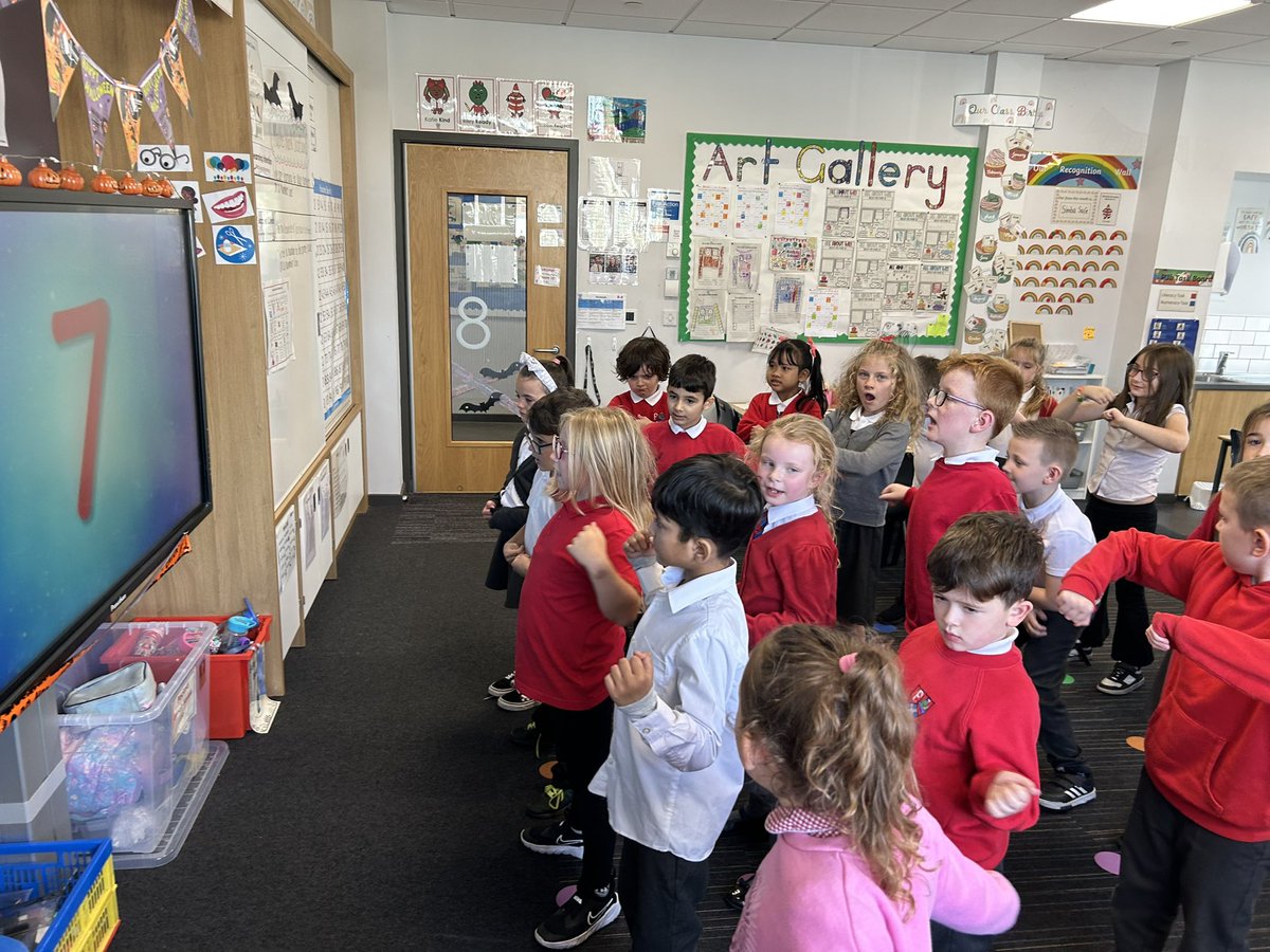 MissHayward03's tweet photo. Another #MathsWeekScotland fun filled session today. Starting off with getting our bodies moving and practising our skills through some counting songs! #ClydeNumeracy #Mathsinmotion https://t.co/mRj70gHB14