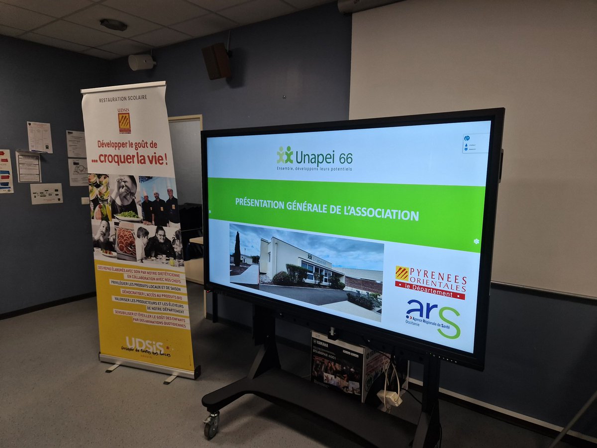 CourtesThierry's tweet photo. Une journée dédiée à la sensibilisation au handicap avec une rencontre d un sportif de haut niveau dans le cadre de la SISM avec le comité départemental du sport adapté et une information pour nos dp de 6e avec l unapei66.@acmontpellier
@LaureArino @dsden66 @MEduprio https://t.co/e7IsTKyuK2