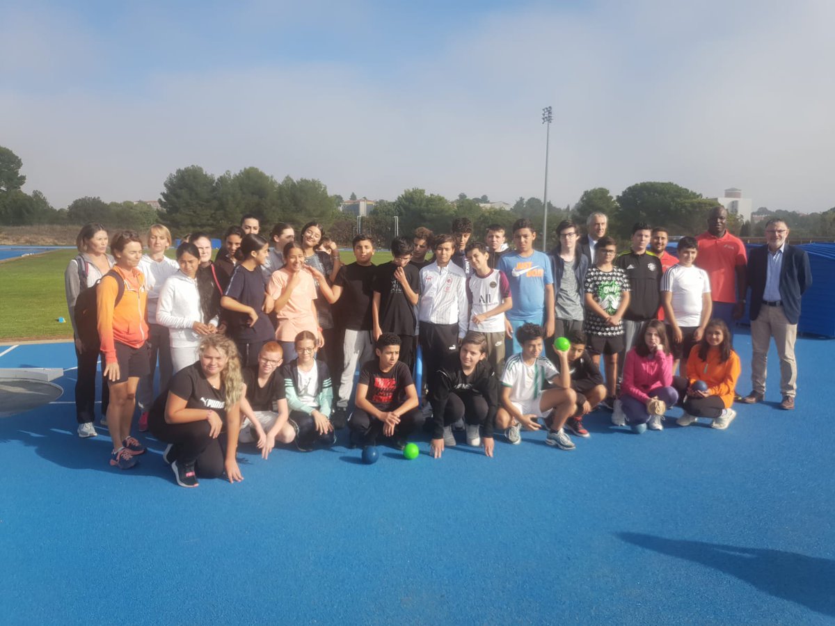 CourtesThierry's tweet photo. Une journée dédiée à la sensibilisation au handicap avec une rencontre d un sportif de haut niveau dans le cadre de la SISM avec le comité départemental du sport adapté et une information pour nos dp de 6e avec l unapei66.@acmontpellier
@LaureArino @dsden66 @MEduprio https://t.co/e7IsTKyuK2
