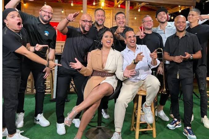DarcourtDaniela's tweet photo. #DanielaDarcourtLaMasQueCanta @darcourtoficial @latinGRAMMYs ❤️🤍❤️🇵🇪 SA SA SA SALSA https://t.co/zuUYj0c7dL