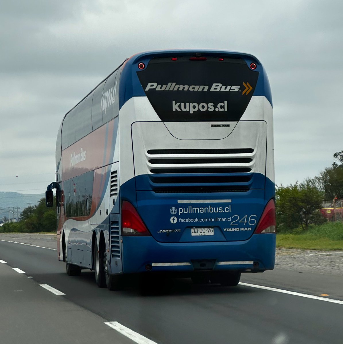 Hasta 130-140 km/h  alcanzo este conducto de <a href="/pullmanbus/">Pullman Bus</a> hoy en la carretera. Foto capturada a las 13:34 hrs. 
<a href="/PullmanBusAyuda/">@PullmanBusAyuda</a>
