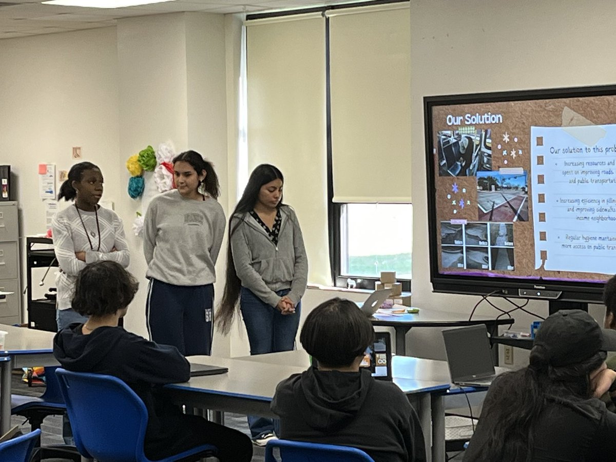 Principal @NoGirlntx  (Hutchison) <a href="/NewTechDISD/">New Tech High School - Dallas ISD</a> is leading the school team well. Effective instruction / student agency w a very positive campus culture were observed today. Perfect recipe for student success. Good work!
@RubyRamirezDISD 
<a href="/N_Bernardino/">Dr. Nancy Bernardino</a> 
<a href="/DallasISDSupt/">Dr. Stephanie S. Elizalde</a>