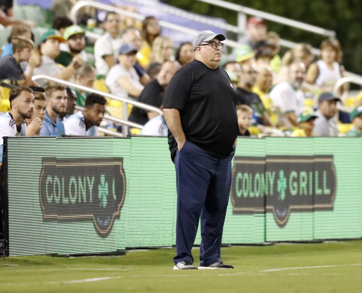 🔊 Listen up Hounds fans across North America! Tune in at 2 p.m. today to @SiriusXMFC (Ch. 157) to catch head coach Bob Lilley chatting with Jason Davis on United States of Soccer. #HOUNDTAHN