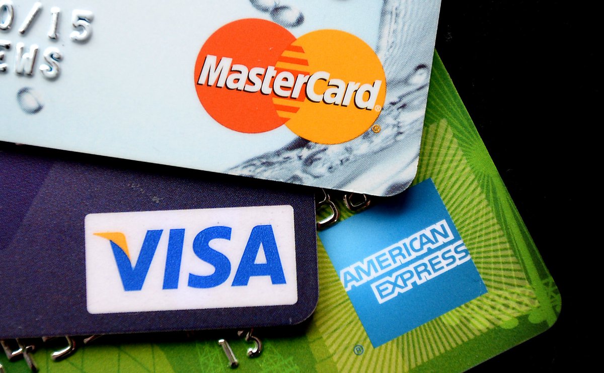 Giersh's tweet photo. #CreditCards #BalanceTransfers - the good - the bad and the ugly NEXT! w/ @tedrossman on the @WBBMNewsradio Noon Biz Hour 780am - 105.9fm #Chicago https://t.co/hZrBttbkE3