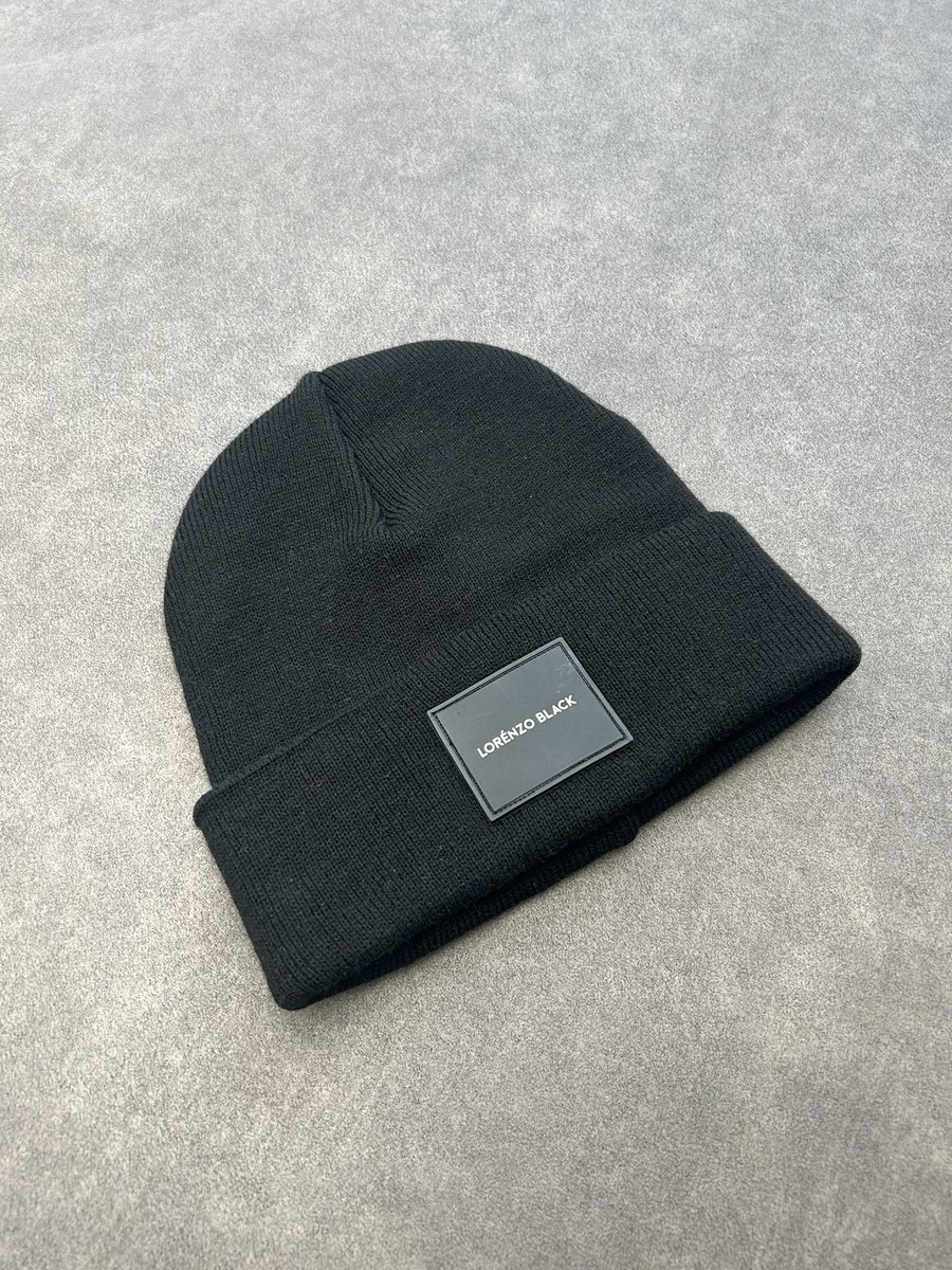 Beanie season loading ….. 🖤