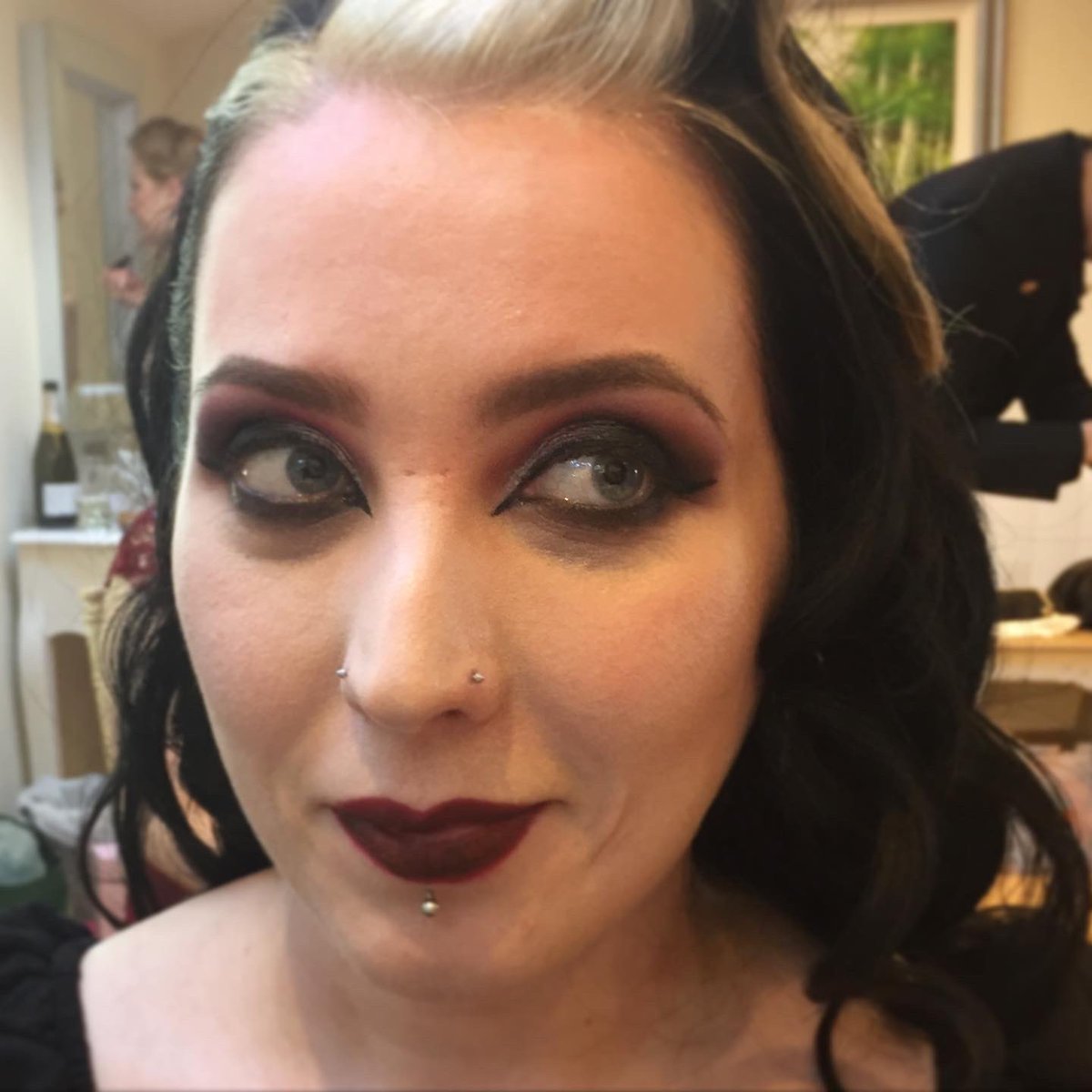 Powderpuff_HMUA's tweet photo. A little throwback to the beautiful Zoe’s wedding hair and makeup! 🖤✨

#makeup #makeupartist #bridalmakeup #hairdresser #hairstylist #alternative #alternativewedding #altwedding #altbride #gothbride #gothwedding #goth #longhair #longhairstyling #wedding #mua #northampton https://t.co/4p0UorwcOY