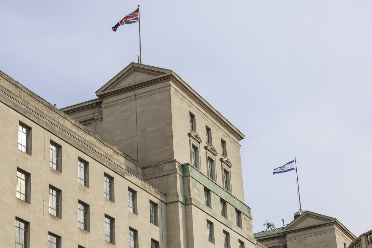 The Israeli flag flies from the Ministry of Defence tonight in solidarity with the people of Israel.

🇮🇱