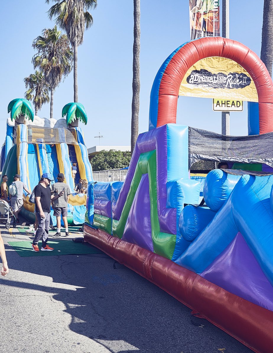 Fun for all ages at the Abbot Kinney Festival! 🌟 Kids had a blast at Kidsquad with carnival rides, games, and amazing prizes. It was an unforgettable day of family-friendly fun that brought smiles to young and old alike. Join us in cherishing these priceless moments of joy! 🎪🎉