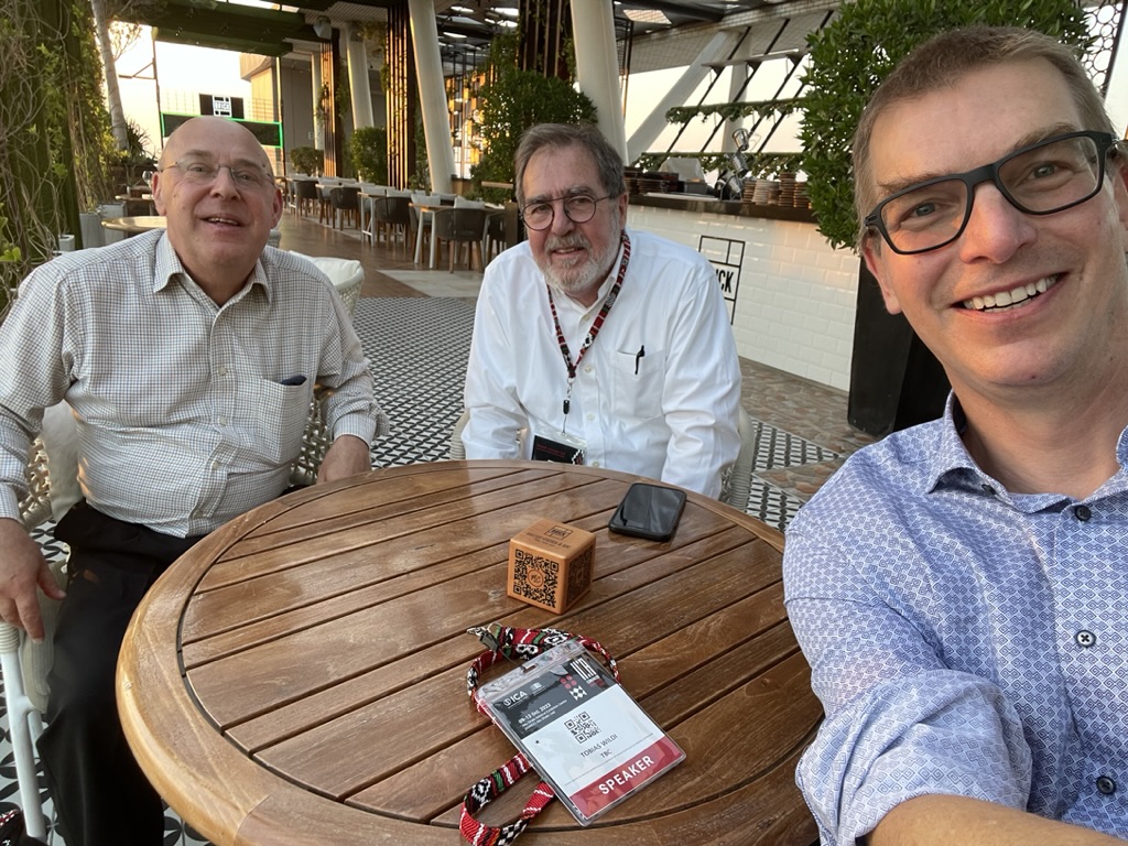 Rooftop-session with Bill Stockting and Daniel Pitti after our RiC-session at #ICACongressAbuDhabi2023 . What an honour to work with these guys who have accomplished so much!