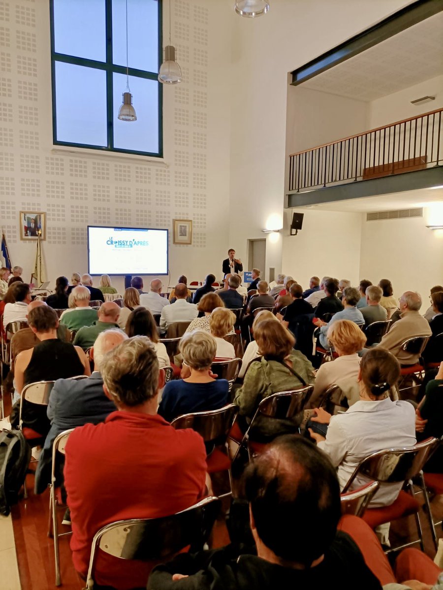jrdavin's tweet photo. Réunion de lancement ce soir @VilleCroissy pour votre projet #croissillon #croissillonne Le croissy d’après @YannWehrling comme grand témoin VP @iledefrance #zerocarbone #ecologie #environnement #enfant #dapres #croissy https://t.co/6M3BbBgojK