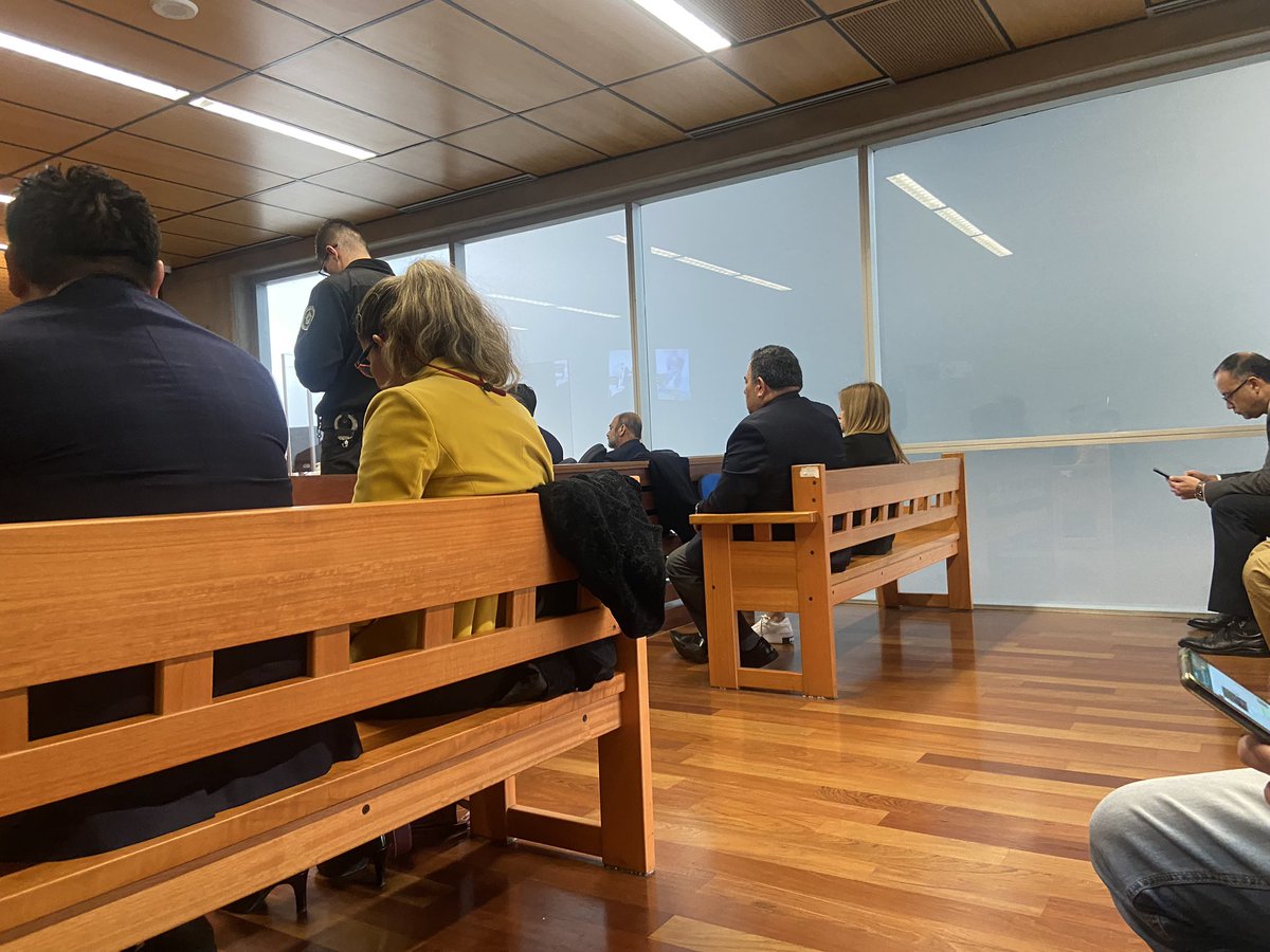 Rafael Harvey (Cuenta Oficial) ⚖️🇨🇱 (@rafaelharvey3) on Twitter photo Juzgado de Garantía <a href="/PJudicialChile/">Poder Judicial Chile</a> acaba de confirmar la Prisión Preventiva del Ex Director de Inteligencia del Ejército que destinó las interceptaciones y espionaje en contra de denunciantes de CORRUPCIÓN y periodistas.
Ninguna interceptación la hizo en contra de los CORRUPTOS Juzgado de Garantía <a href="/PJudicialChile/">Poder Judicial Chile</a> acaba de confirmar la Prisión Preventiva del Ex Director de Inteligencia del Ejército que destinó las interceptaciones y espionaje en contra de denunciantes de CORRUPCIÓN y periodistas.
Ninguna interceptación la hizo en contra de los CORRUPTOS