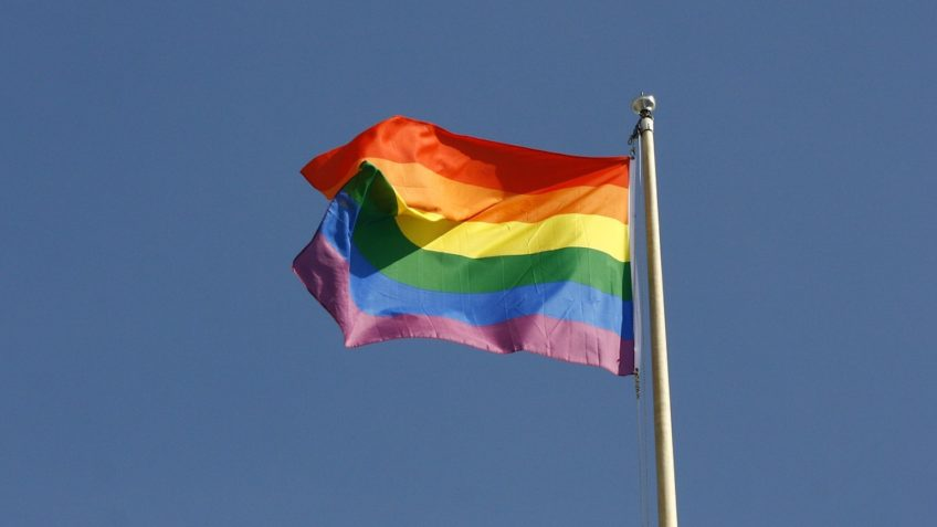 poptime's tweet photo. 🚨🚨🚨 URGENTE: Comissão da Câmara aprova o FIM do casamento homoafetivo no Brasil. 

A proposta segue agora para a Comissão de Direitos Humanos, Minorias e Igualdade Racial. https://t.co/SjDKtcwP3E